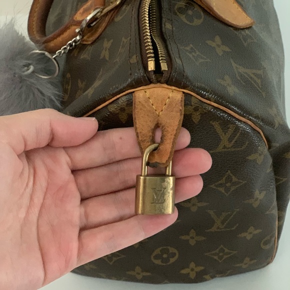 Authentic Louis Vuitton Speedy 30 - Picture 3 of 8